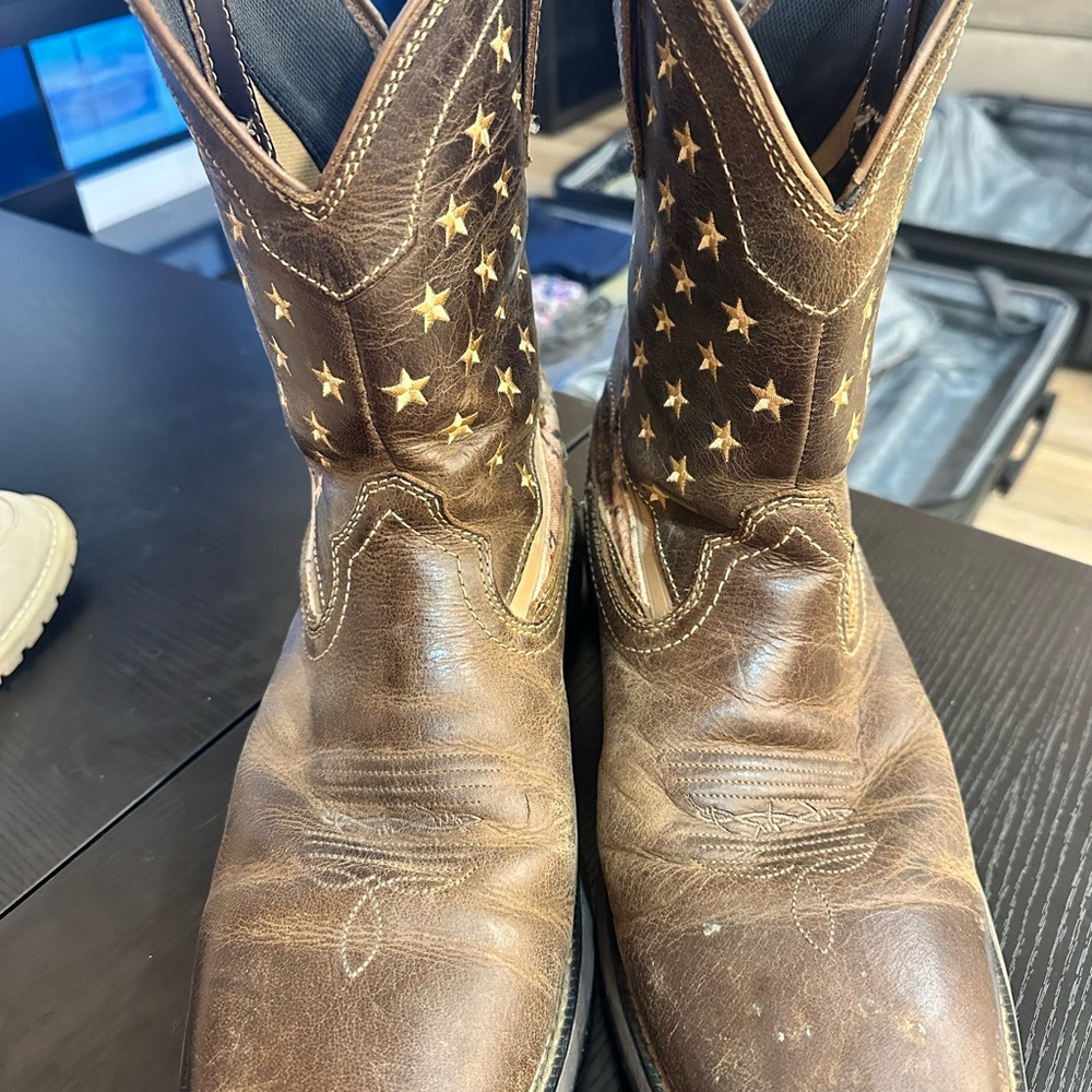 Brown Star Embroidered Cowboy Boots